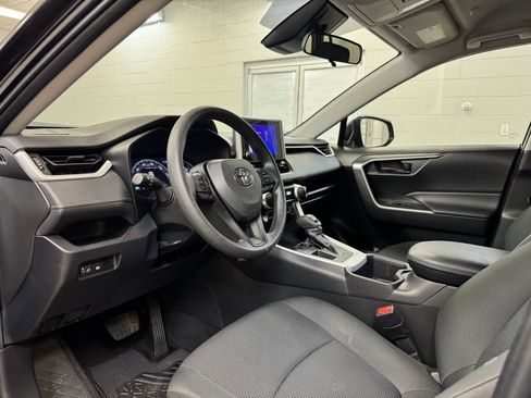 Used 2023 Toyota RAV4 LE image 12