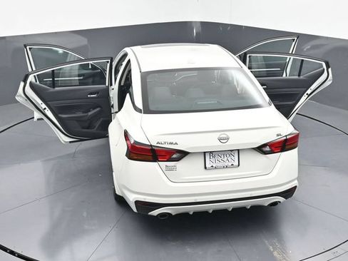 Used 2025 Nissan Altima 2.5 SL FWD image 47