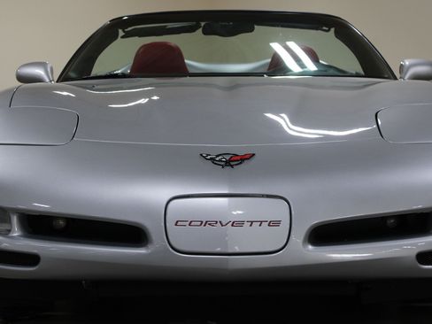Used 2002 Chevrolet Corvette Convertible w/ Preferred Equipment Group2 RWD image 3