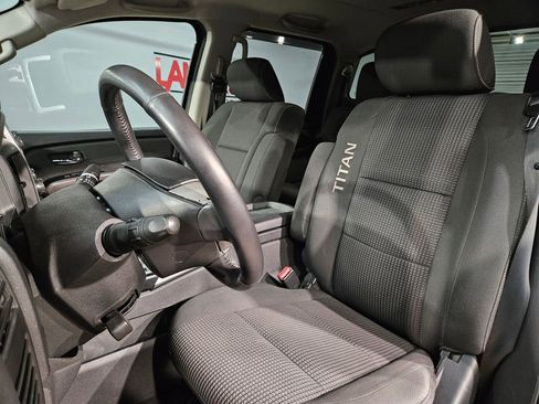 Used 2015 Nissan Titan PRO-4X AWD/4WD image 23