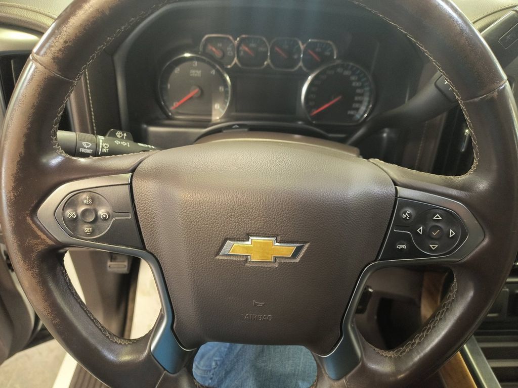 Used 2018 Chevrolet Silverado 1500 LTZ w/ Sport Package AWD/4WD image 13