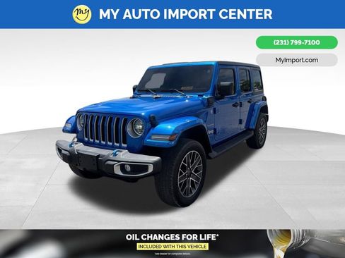 Used 2023 Jeep Wrangler Unlimited Sahara w/ Cold Weather Group AWD/4WD image 5