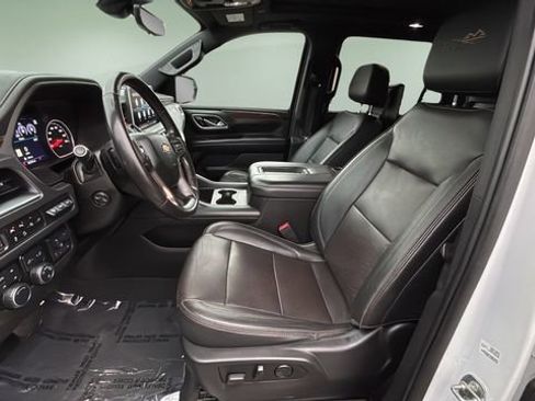 Used 2021 Chevrolet Suburban High Country w/ Premium Package image 18