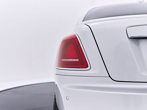 Used 2015 Rolls-Royce Ghost RWD image 31