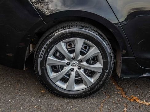 Certified 2025 Toyota Corolla LE FWD image 7