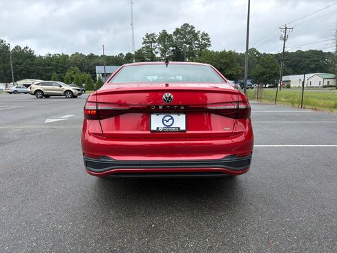 Used 2025 Volkswagen Jetta SE w/ Sunroof Package FWD image 11