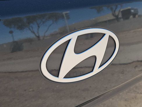 Used 2025 Hyundai Santa Fe SEL AWD/4WD image 11