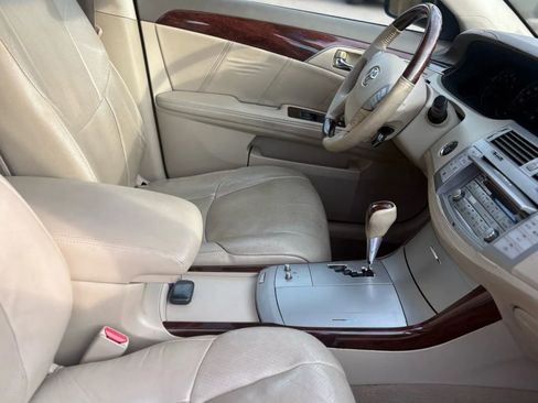 Used 2010 Toyota Avalon XLS image 16
