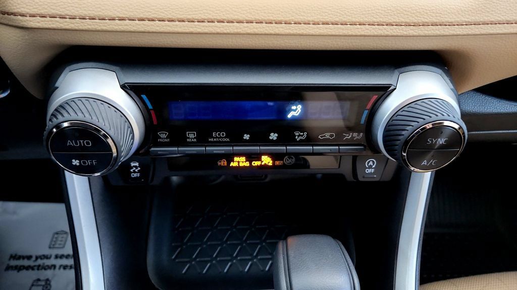 Certified 2025 Toyota RAV4 XLE AWD/4WD image 30
