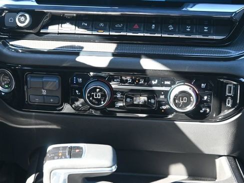 Used 2023 Chevrolet Silverado 1500 ZR2 w/ Technology Package image 18