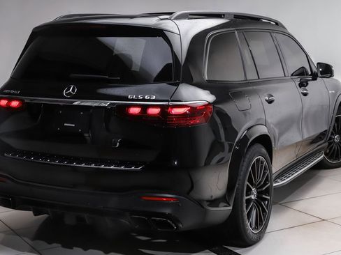 Certified 2025 Mercedes-Benz GLS 63 AMG 4MATIC image 3