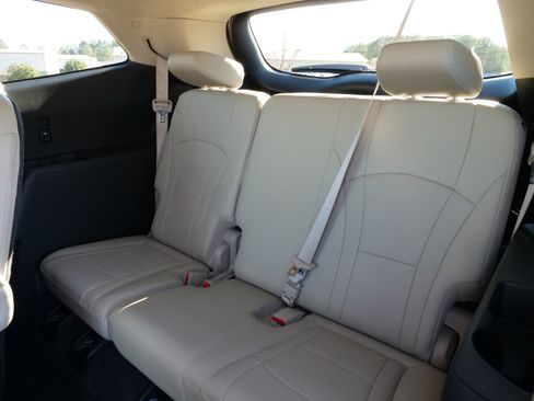 Used 2019 Buick Enclave Essence image 15