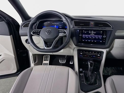 Used 2024 Volkswagen Tiguan SE R-Line FWD image 24