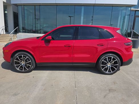Used 2021 Porsche Cayenne AWD/4WD image 2