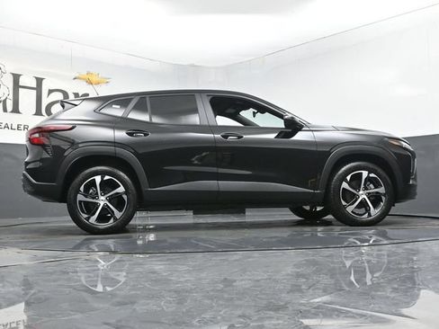 New 2026 Chevrolet Trax RS w/ Sunroof Package FWD image 31
