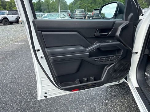 Used 2024 Toyota Tacoma SR image 21