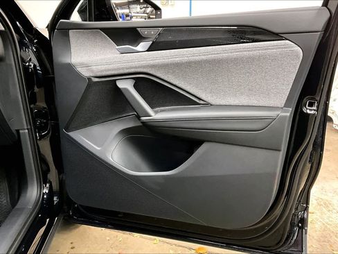 New 2026 Volkswagen Tiguan S image 27