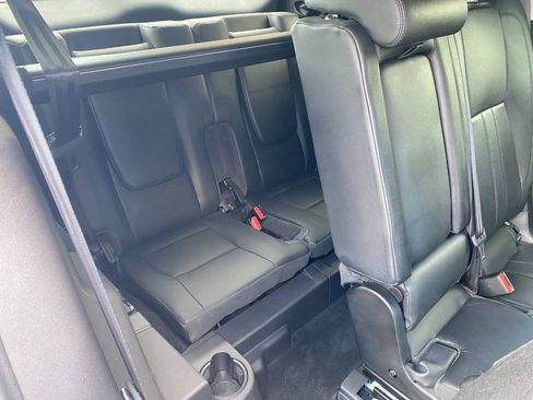 Used 2017 Land Rover Discovery Sport HSE AWD/4WD image 29