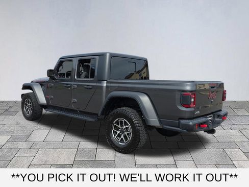 Used 2024 Jeep Gladiator Rubicon w/ Technology Group AWD/4WD image 5