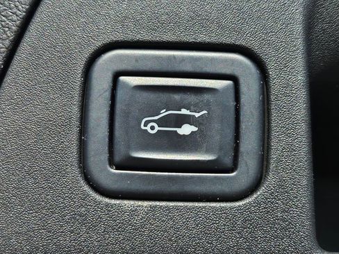 Used 2021 Buick Envision Avenir w/ Technology Package II image 25