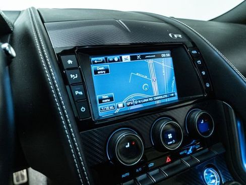 Used 2016 Jaguar F-TYPE R image 26