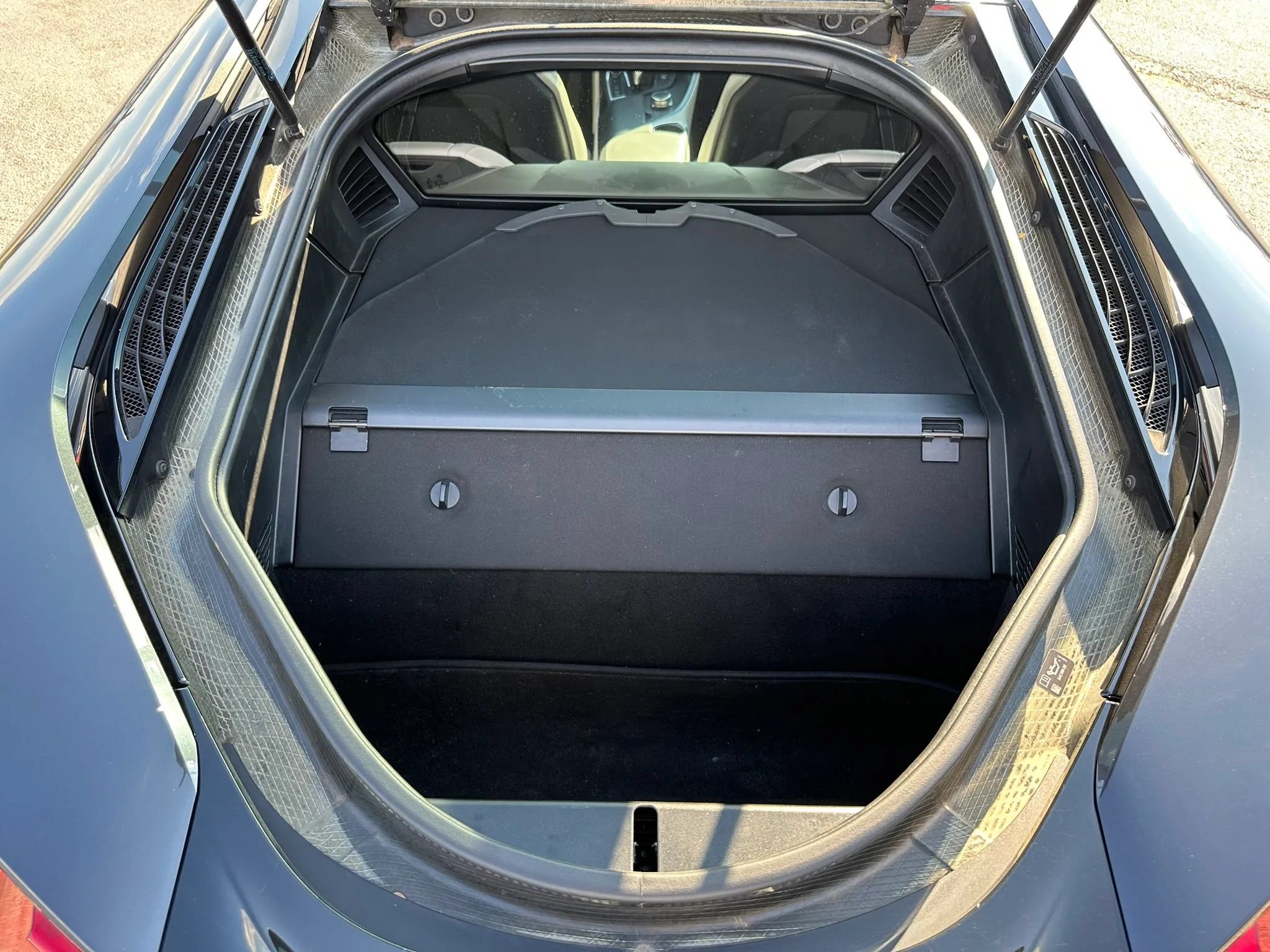 Used 2017 BMW i8 AWD/4WD image 21