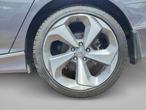 Used 2020 Honda Accord Touring image 9