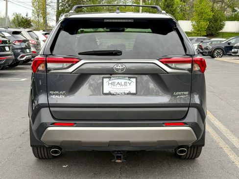 Used 2022 Toyota RAV4 Limited AWD/4WD image 8