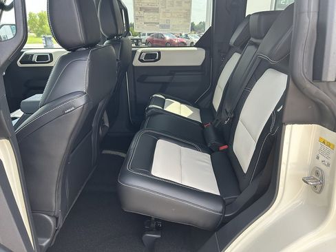 New 2026 Ford Bronco Outer Banks w/ Sasquatch Package AWD/4WD image 16