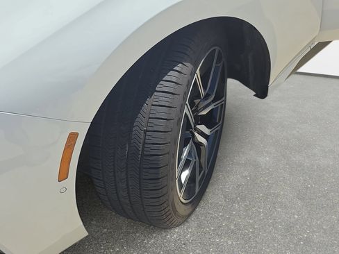 Used 2025 BMW 740i RWD image 31