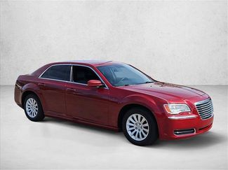 Used 2013 Chrysler 300 RWD video 3
