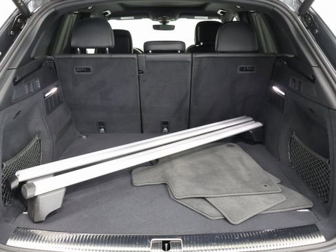 Used 2024 Audi Q5 e Prestige w/ Prestige Package image 28