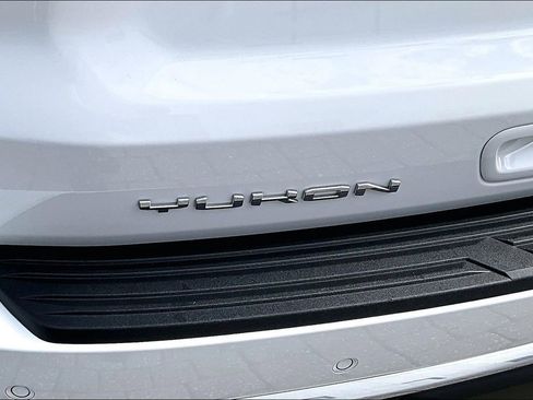 Used 2025 GMC Yukon XL Denali image 23