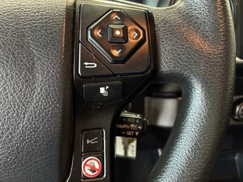 Used 2019 Toyota Tacoma SR image 16