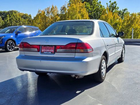 Used 2002 Honda Accord VP image 6