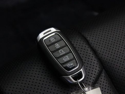 Used 2023 Hyundai Elantra Limited FWD image 28