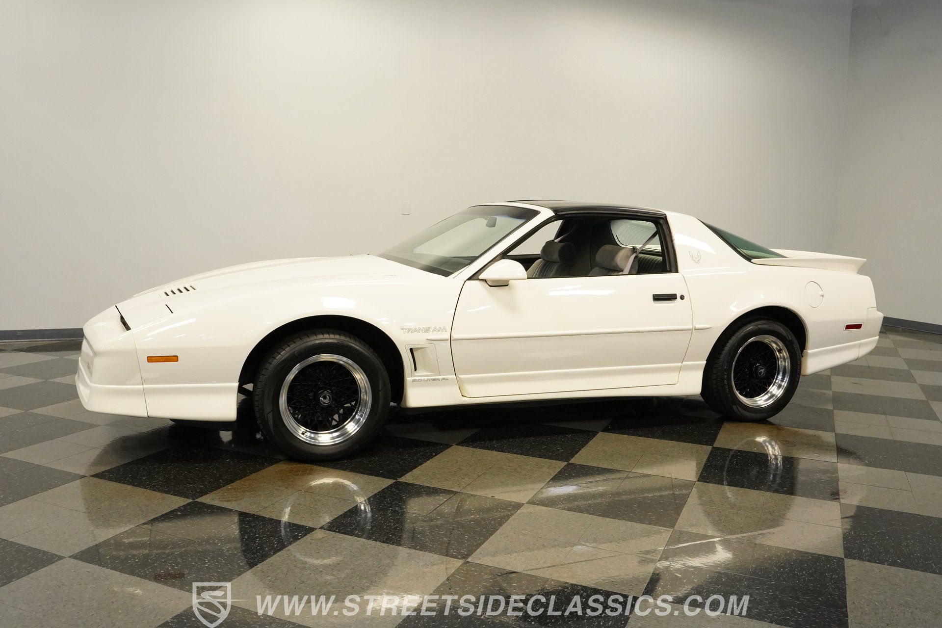 Used 1989 Pontiac Firebird Trans Am RWD image 7