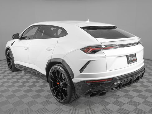 Used 2021 Lamborghini Urus image 7