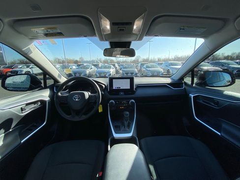 Used 2024 Toyota RAV4 LE image 22