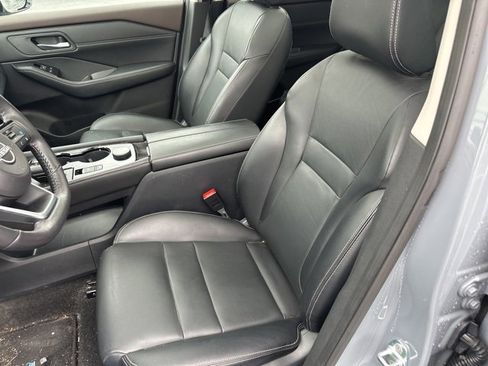 Used 2023 Nissan Rogue SL w/ SL Premium Package image 14