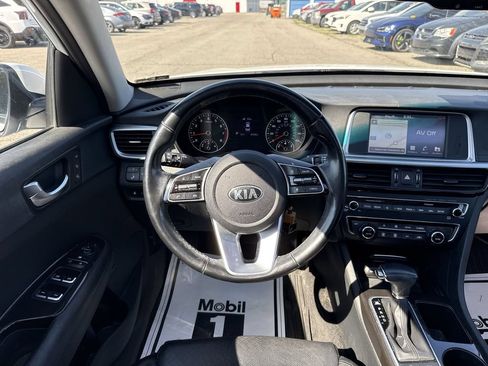 Used 2020 Kia Optima Premium FWD image 11