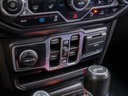 Used 2022 Jeep Wrangler Unlimited Sahara w/ Cold Weather Group image 30