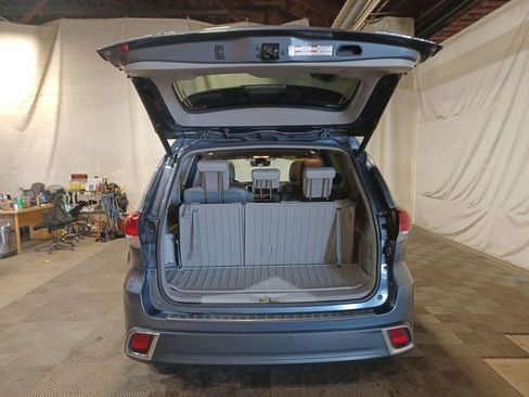Used 2018 Toyota Highlander Limited w/ Protection Package #3 image 21