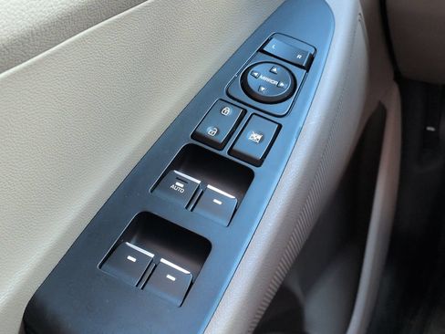 Used 2020 Hyundai Tucson Limited FWD image 24