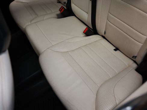 Used 2015 Mercedes-Benz GL 63 AMG 4MATIC image 13