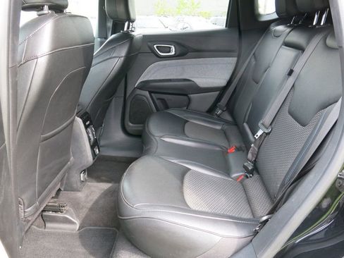 Used 2024 Jeep Compass Latitude AWD/4WD image 17