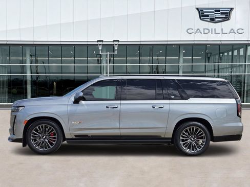 Used 2024 Cadillac Escalade ESV V w/ Heavy-Duty Trailer Package AWD/4WD image 3
