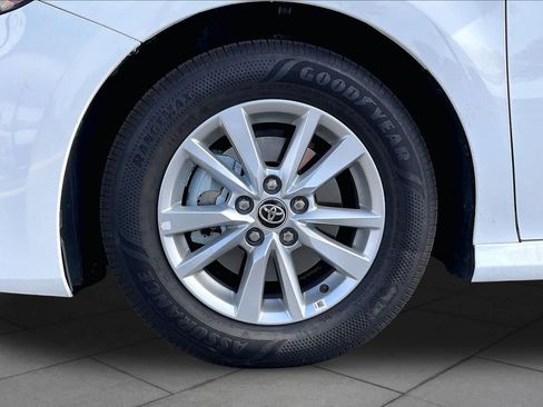 Used 2025 Toyota Camry LE FWD image 10