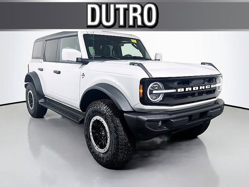 New 2026 Ford Bronco Outer Banks w/ Sasquatch Package AWD/4WD image 1