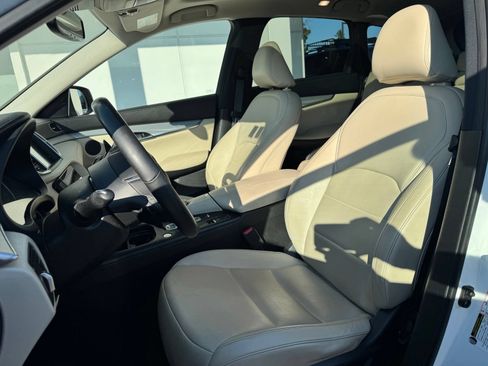 Used 2021 INFINITI QX50 Luxe FWD image 5